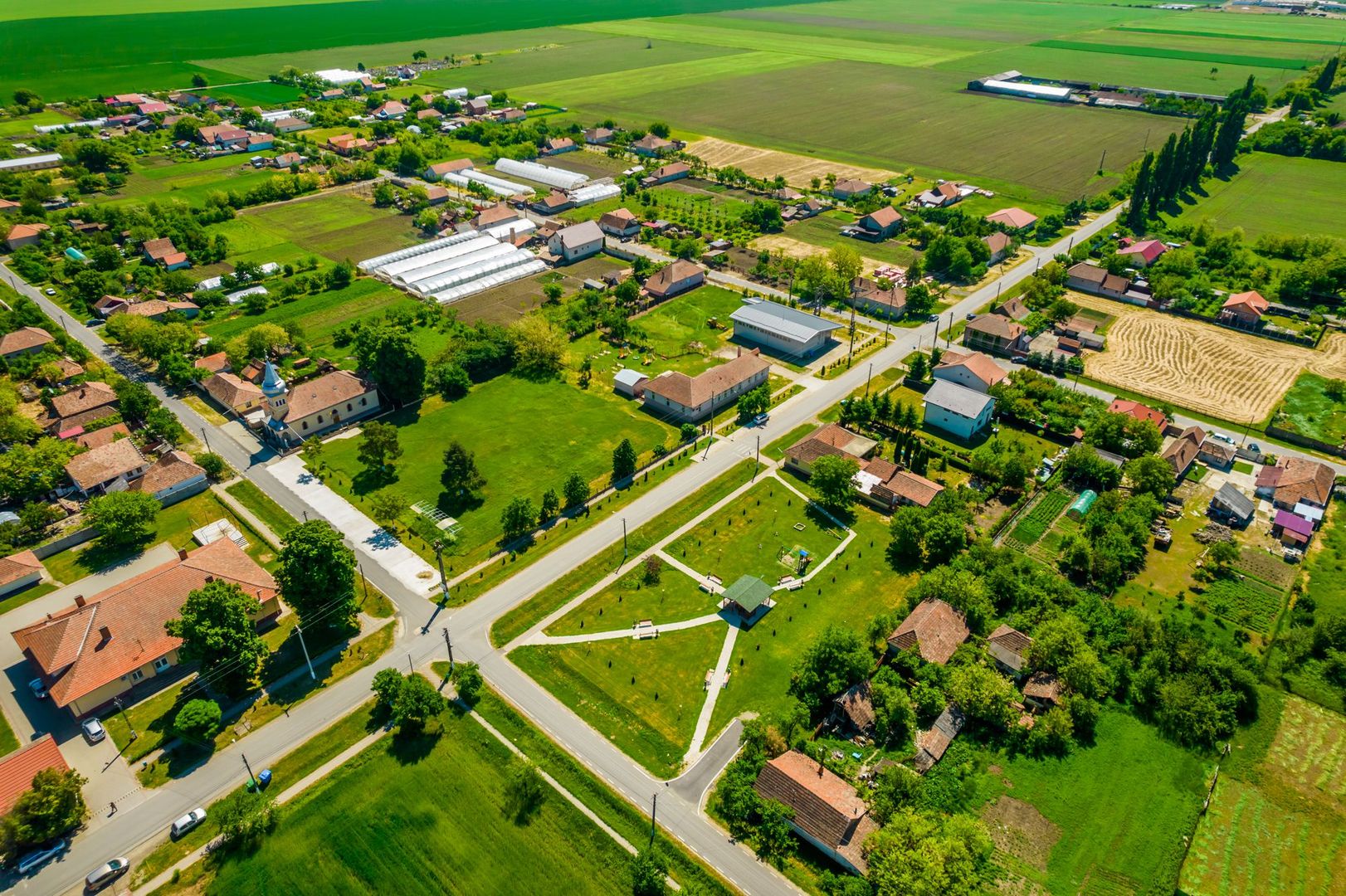 Casă cu potențial în Iratoș - Poză 11