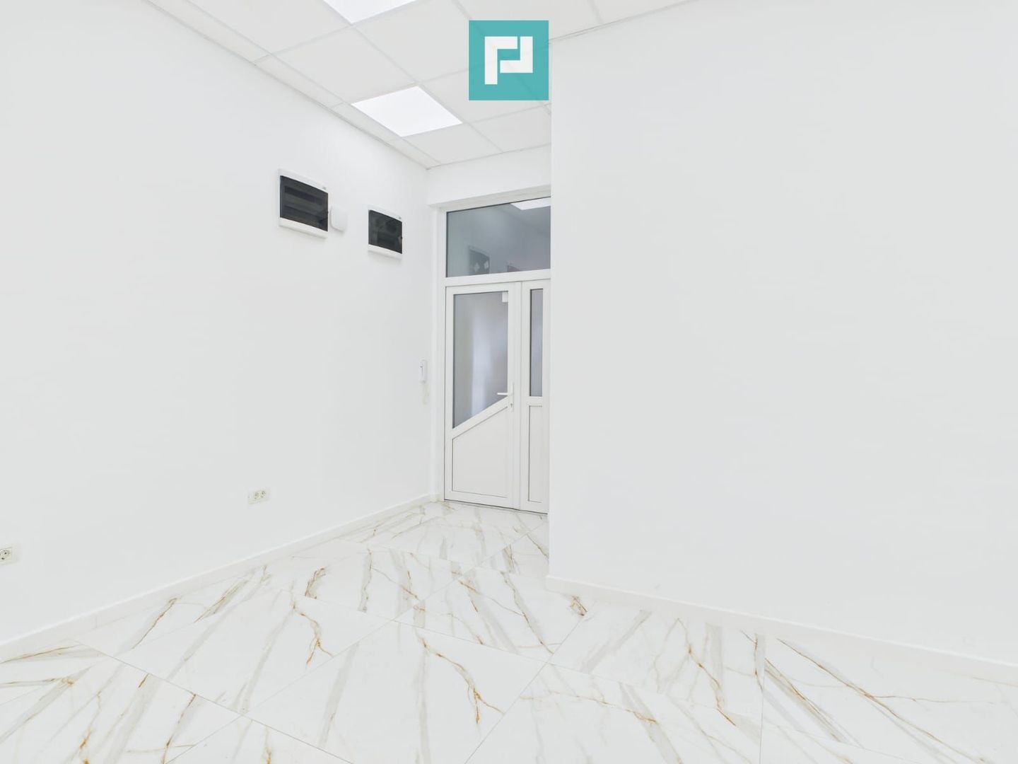 Proprietate de prestigiu în centrul Aradului - Poză 13