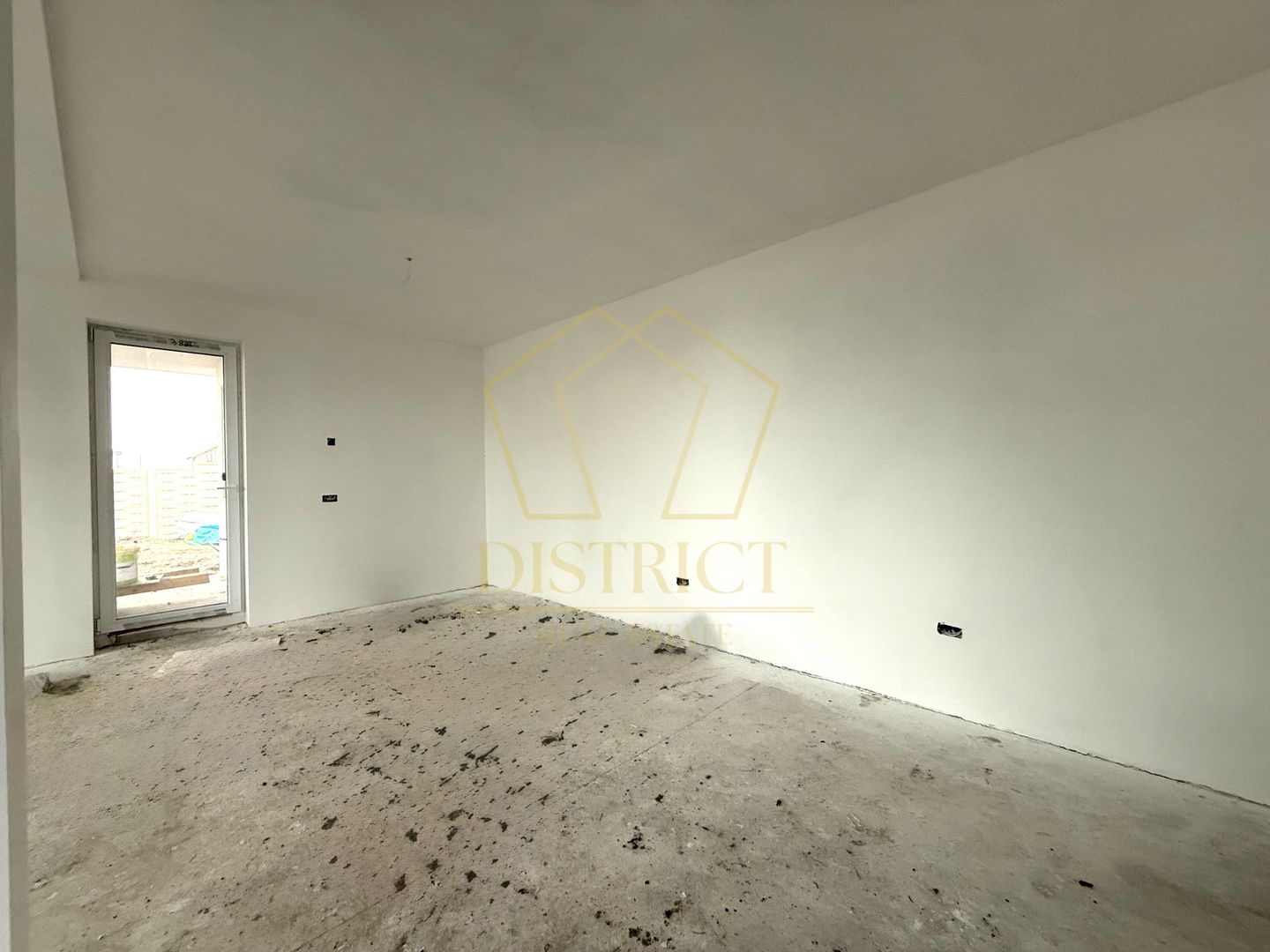 Duplex cu bucatarie inchisa si 4 camere | Sacalaz - Poză 10