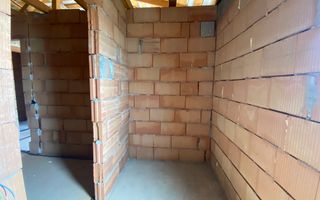 Casă individuală de vânzare | Dispunere pe 2 niveluri | Dezmir - Poză 10