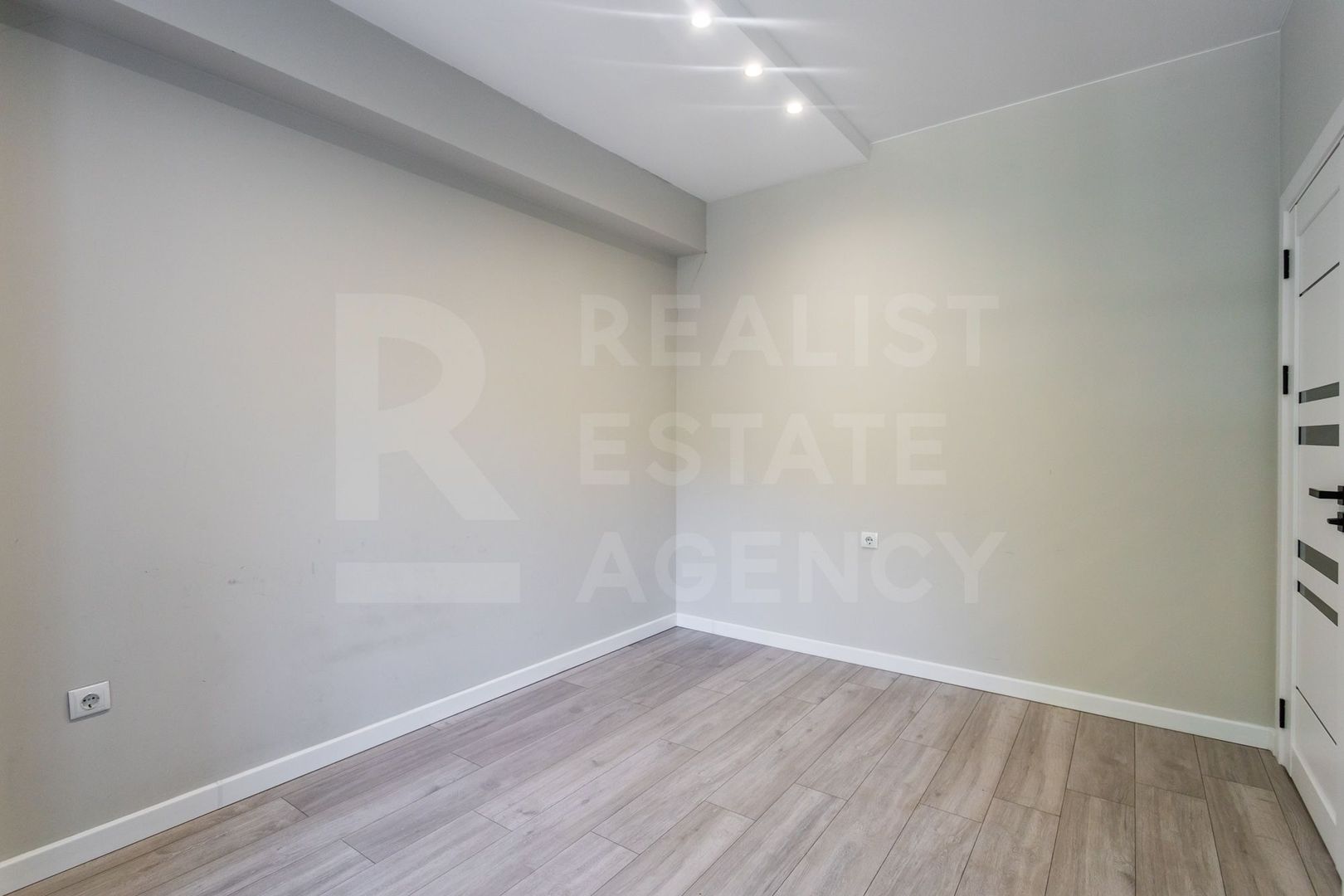 Vânzare, apartament 3 camere, 82.8 mp, str. Nicolae Dimo, Rîșcani - Poză 11