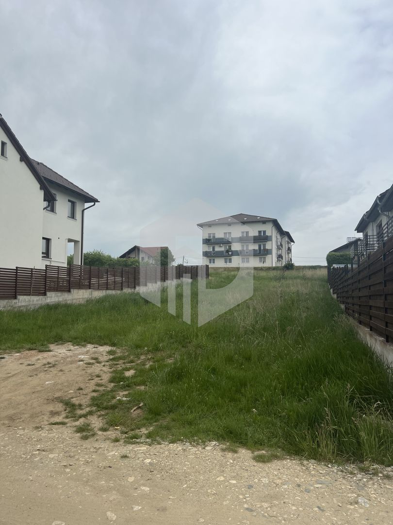 Teren intravilan pe Calea Cisnadiei-600 mp-2 fronturi - Poză 1