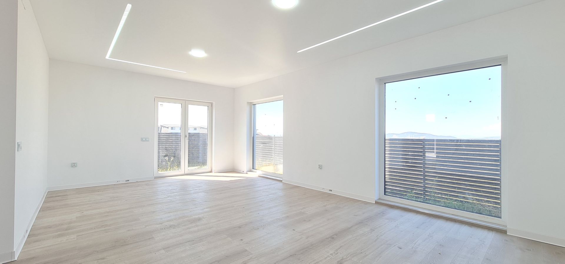 Casa individuala 4 camere 3 bai si garaj Cartier Izvor - Poză 2