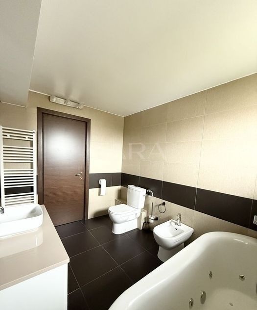 Apartament elegant singur pe nivel în zona The Office Cluj-Napoca. - Poză 15