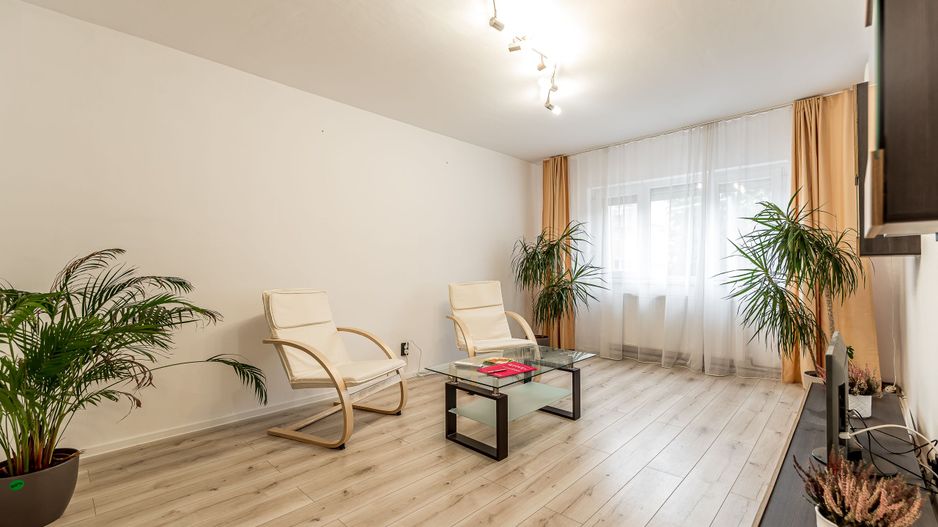Apartament 2 camere decomandat - Etaj 2 - zona UTA - COMISION 0 - Poză 1