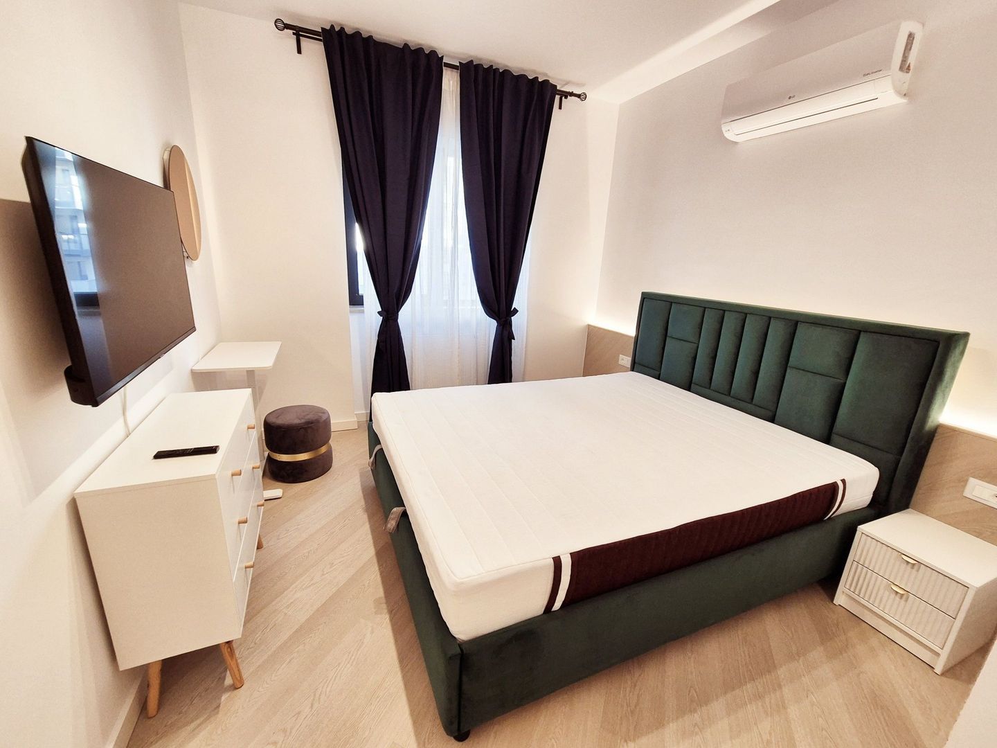 De inchiriat| 2 camere Cortina North | Parcare - Poză 3