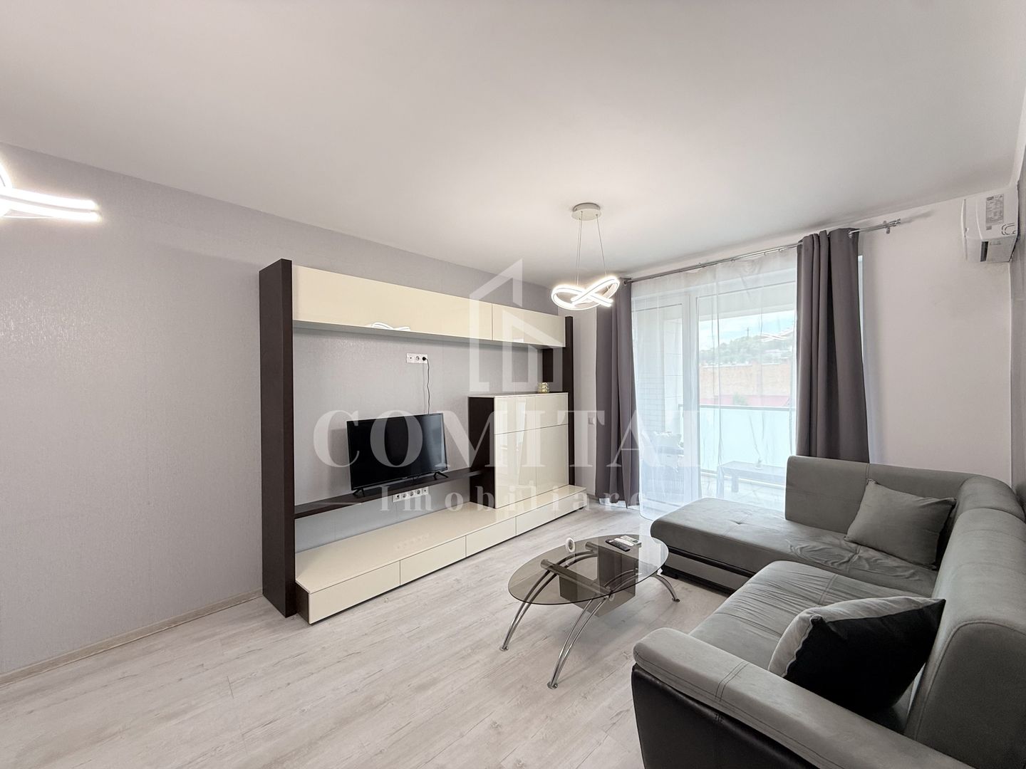 Apartament cu 2 camere | parcare inclusă | str Decebal - Poză 3