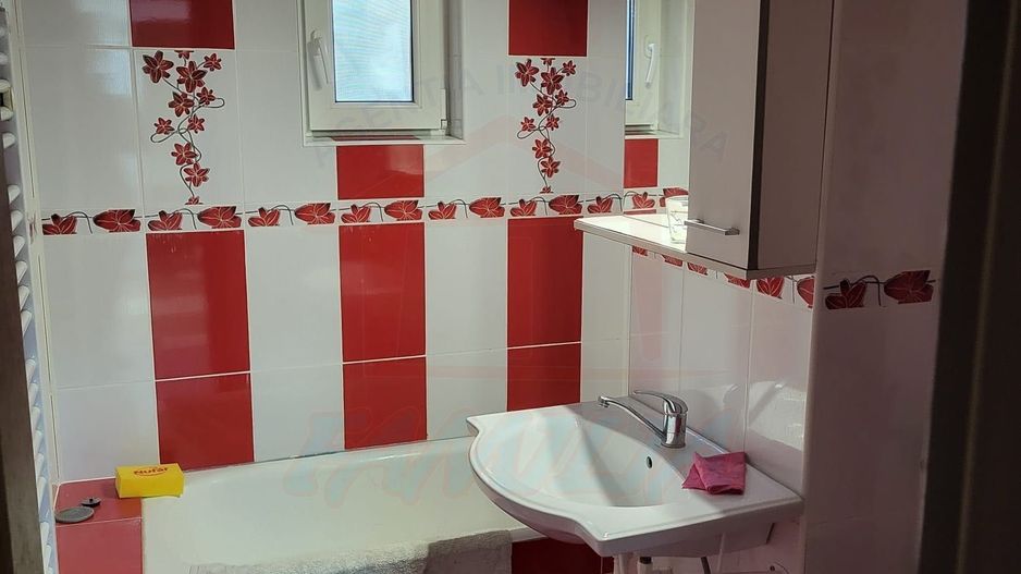Inchiriere apartament 2 camere, Micro 20, 62 mp, 350 EURO/Luna - Poză 2