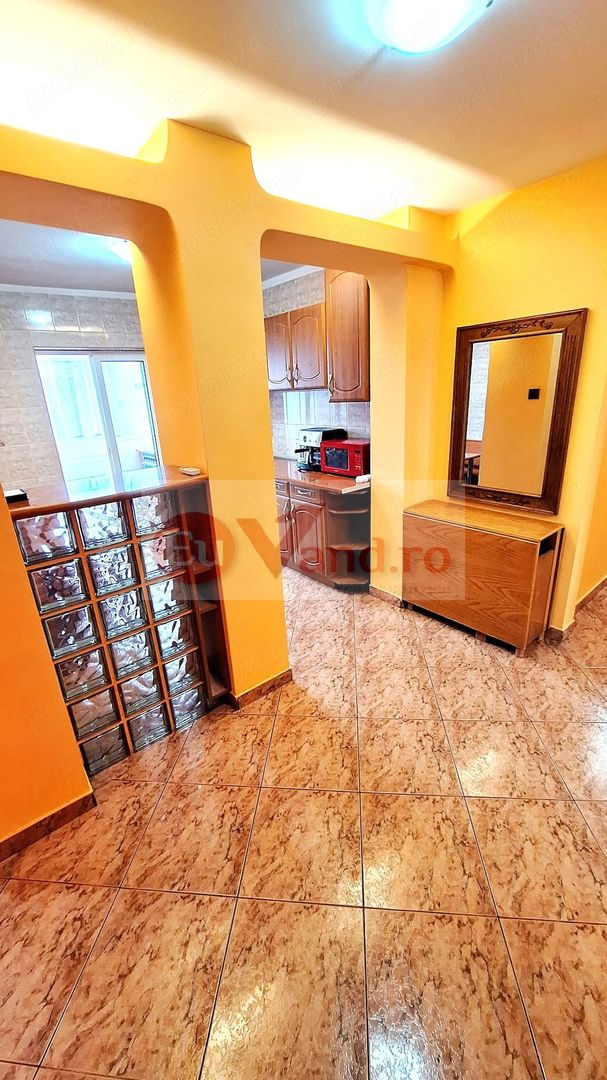 De inchiriat apartament  renovat cu 3 camereTiglina 3, 500 E - Poză 1
