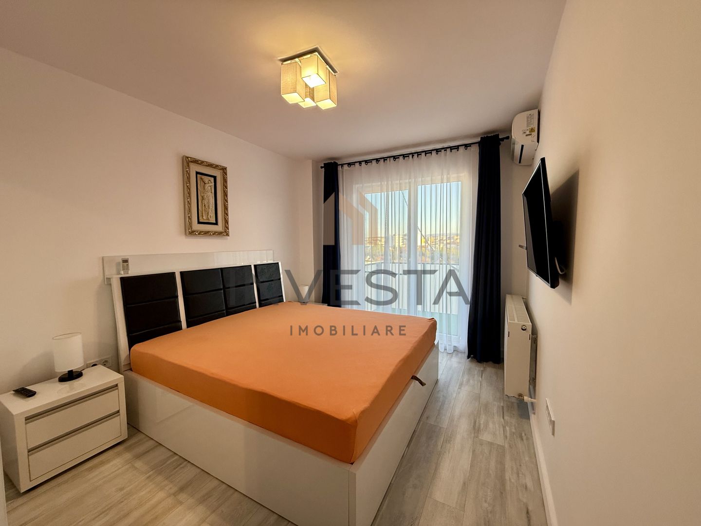 Apartament elegant cu 3 camere și terasă generoasă – zona centrală - Poză 3