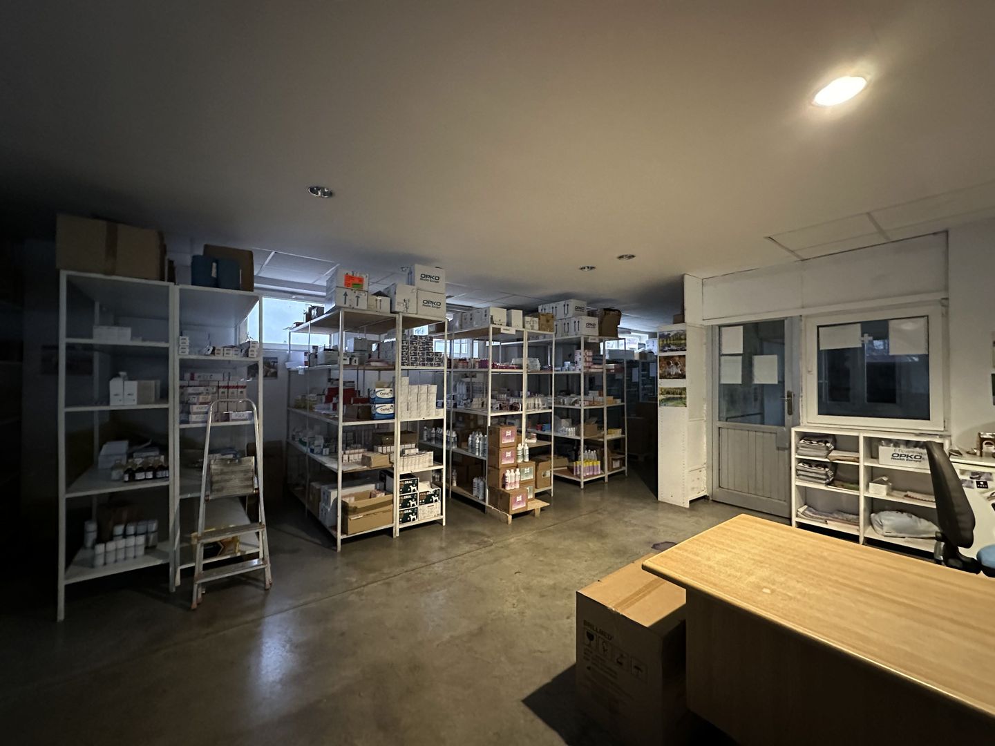 VATRA LUMINOASA -Agricultori | Cladire 1900mp din 2001 | Teren 1030mp - Poză 22