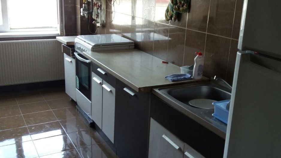 BRASADAS închiriază ap 2 cam decomandat Et 5/7 - Unirii. - Poză 5