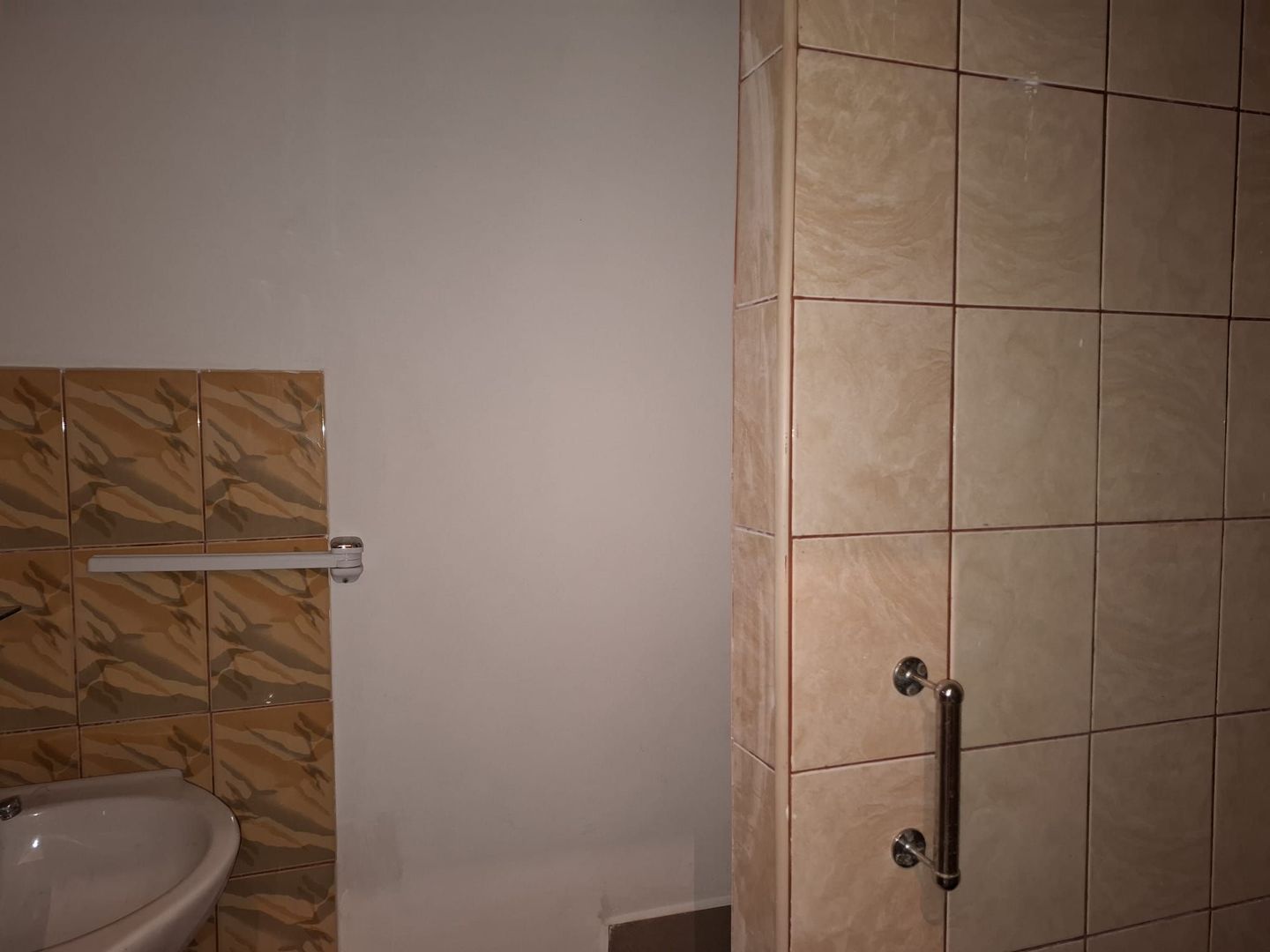 URGENT!, vila singur curte, TEREN IN PROPRIETATE, libera, NEGOCIABIL - Poză 11