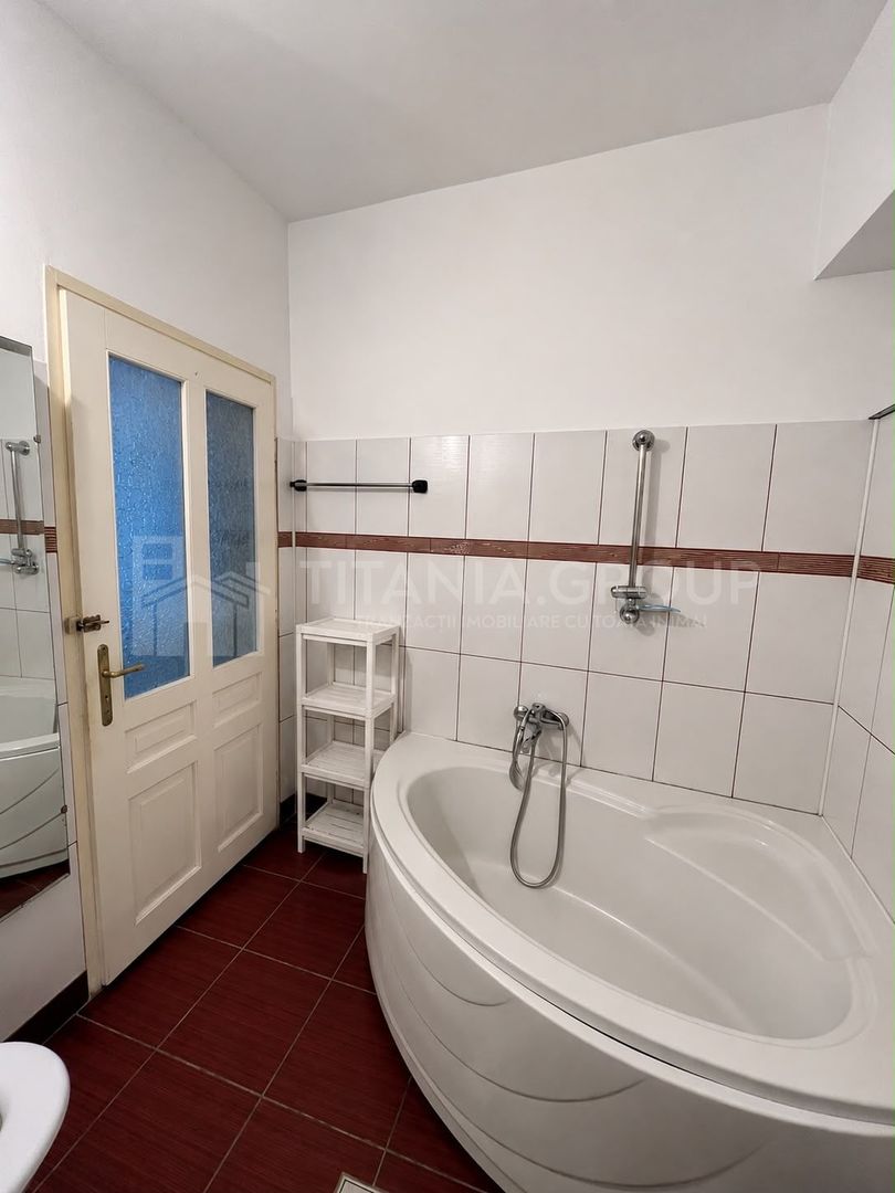 Apartament 3 camere, curte comună, Centrul Istoric Schei - Poză 5