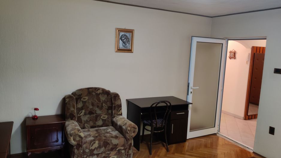APARTAMENT DECOMANDAT  3 CAMERE CALEA ARADULUI - Poză 9
