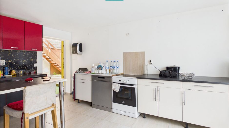 Casă cu 6 camere în zona Central - Poză 1