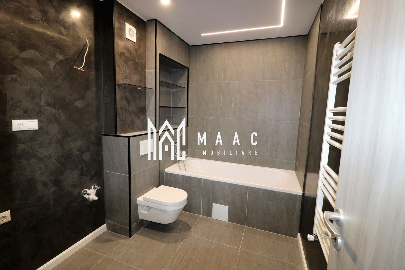 Apartament 3 camere | 2 Bai | Decomandat | Lift | Zona Vest - Poză 8