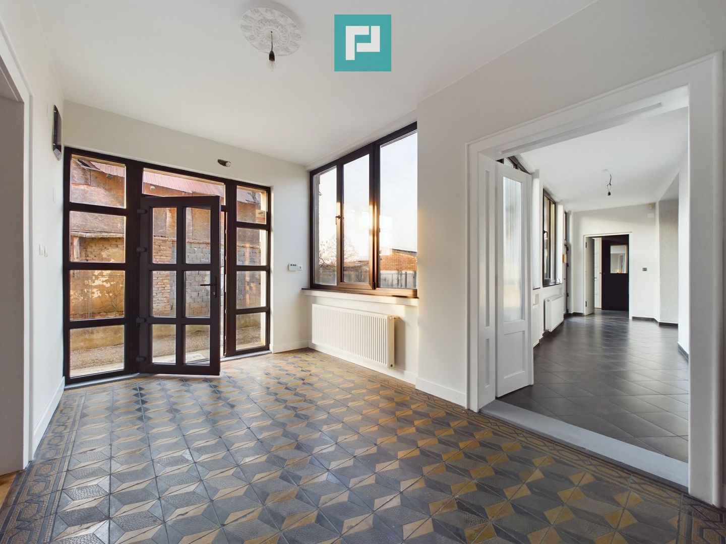 Casă generoasă în Periam județ Timiș - Poză 3