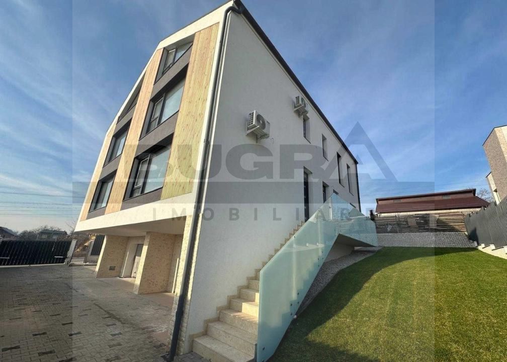 Duplex cu 4 camere, 180 mp+ 120 mp teren, garaj, zona Garii - Poză 1
