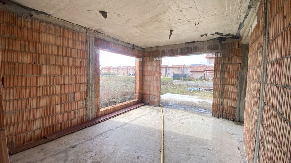 COMISION 0, CASĂ LA ROSU IN SACALAZ, 5 Camere, 107mp Utili, 300mp Teren - Poză 10