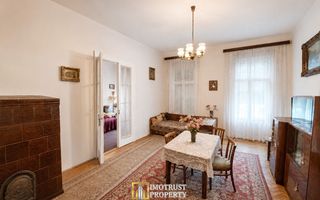 Apartament ultracentral de vânzare - 4 boxe incluse + acoperiș nou - Poză 1