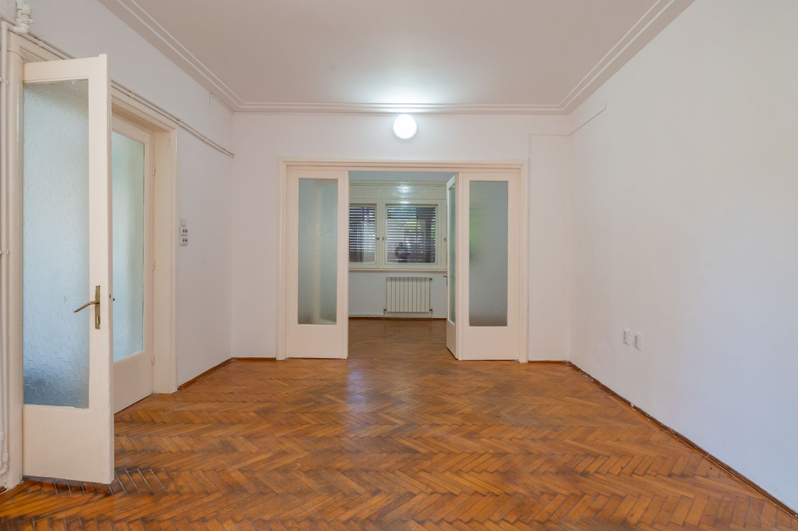 Raritate | Casa Căsătoriilor | Apartament în vilă, curte, 2 garaje! - Poză 9