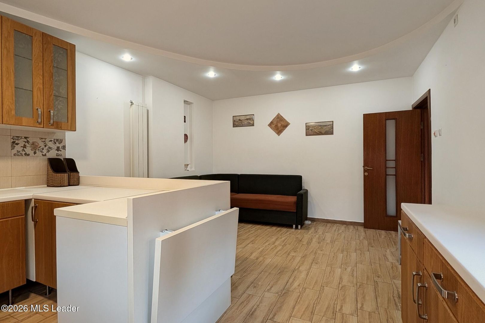 Parc Bazilescu - Str. Nuvelei 95, Casa P+M, 173 mp utili, teren 288 mp - Poză 13