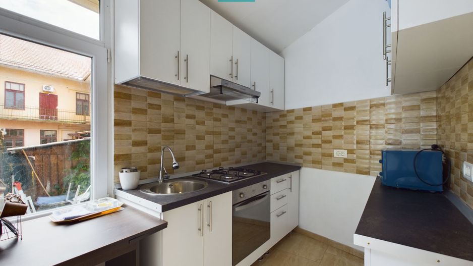 Apartament cu 2 camere la casă zonă centrală - Poză 5