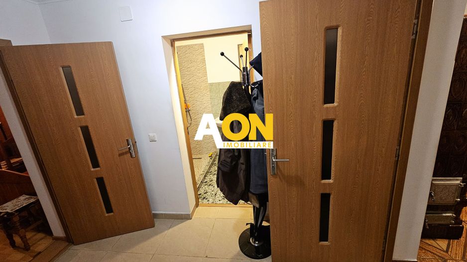 Casa cu doua corpuri, 5 camere, 1580 mp teren, Dealul Furcilor - Poză 18