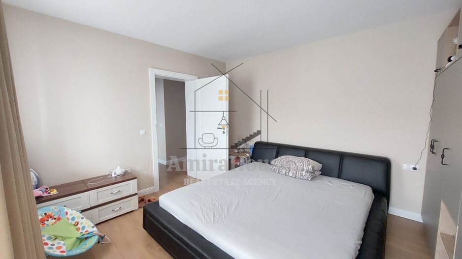 Duplex ultrafinisat mobilat utilat cu 2 locuri de parcare zona Terra - Poză 9