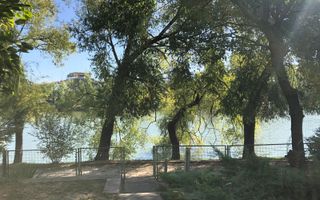 Vila 6 camere cu iesire la lacul Baneasa teren 317 mp - Poză 4