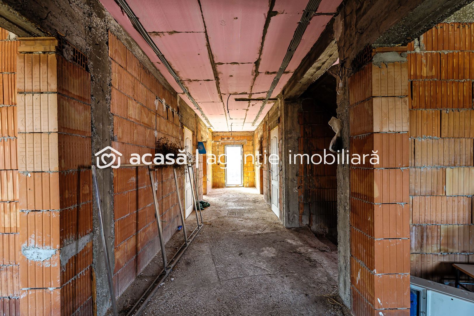 Casă nouă 6 camere semifinalizată în Sântana - Poză 4