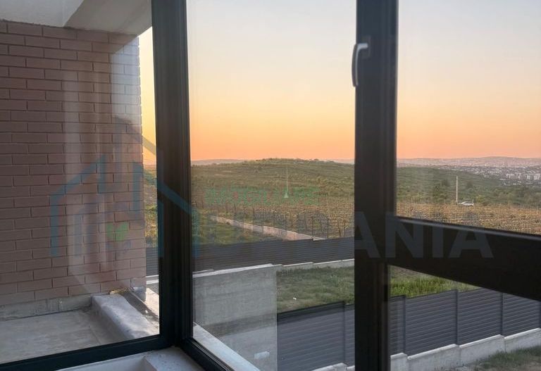 Casă modernă, 5 camere, vedere spre vii și oraș, grădină 640 mp, zona Barnova – Bucium - Poză 6