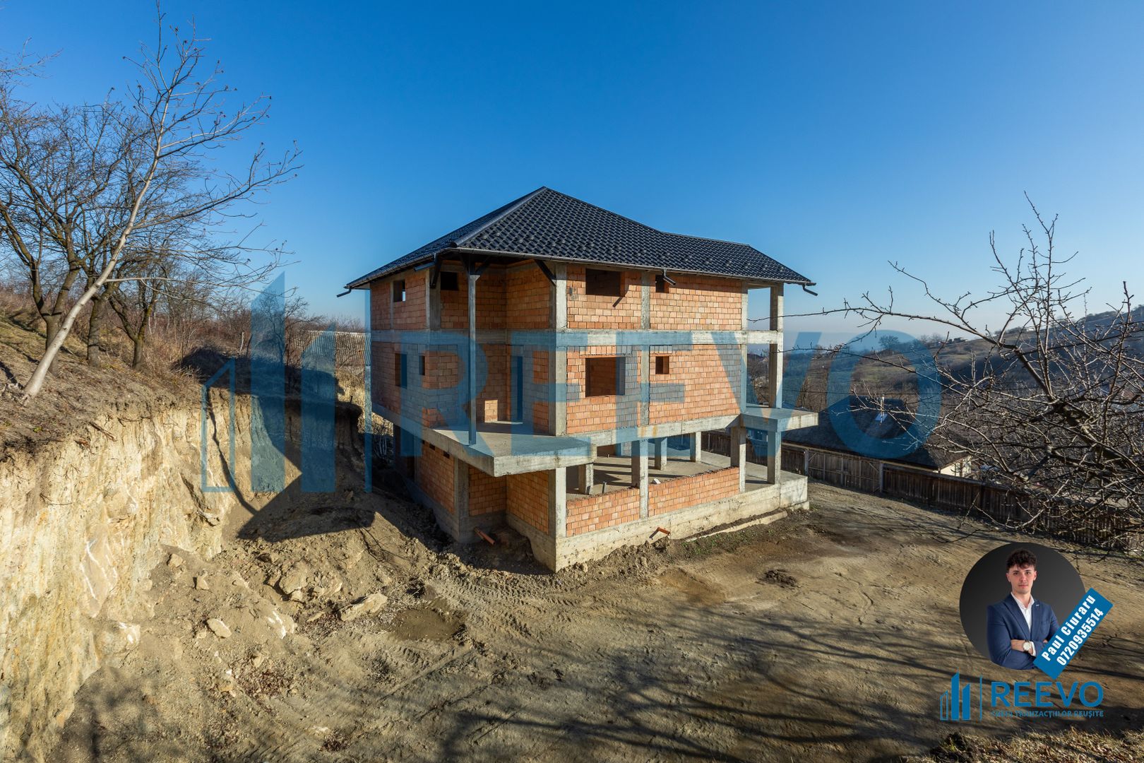 Pensiune/Vilă la roșu P+E+M în Sărata - Poză 5