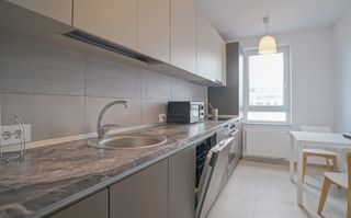 Coresi Urban Vibe | Apartament modern cu vedere directă la pietonală - Poză 7