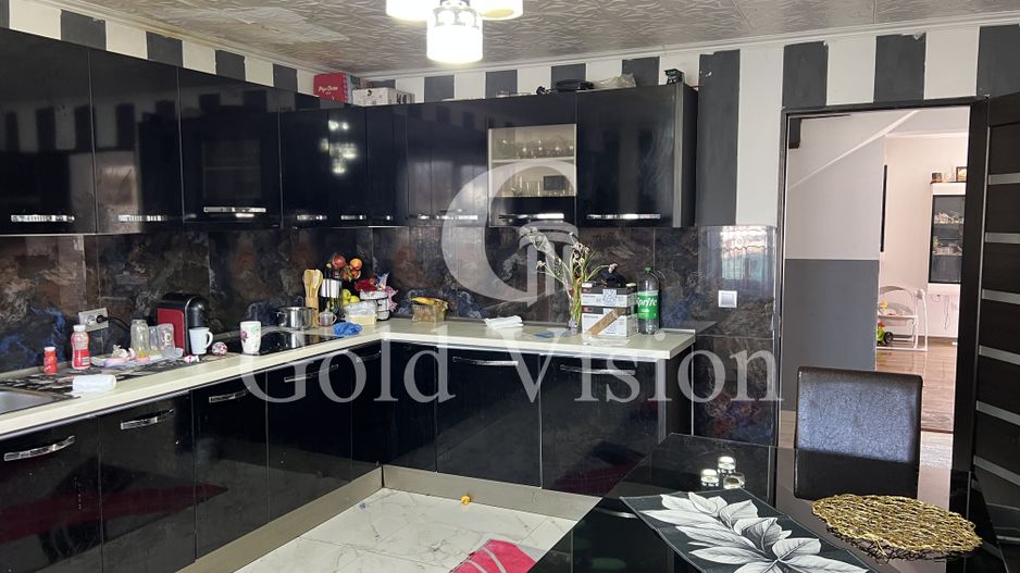 Case cu 6 camere, curte proprie + grădină proprie, în Bocicoiu Mare - Poză 9