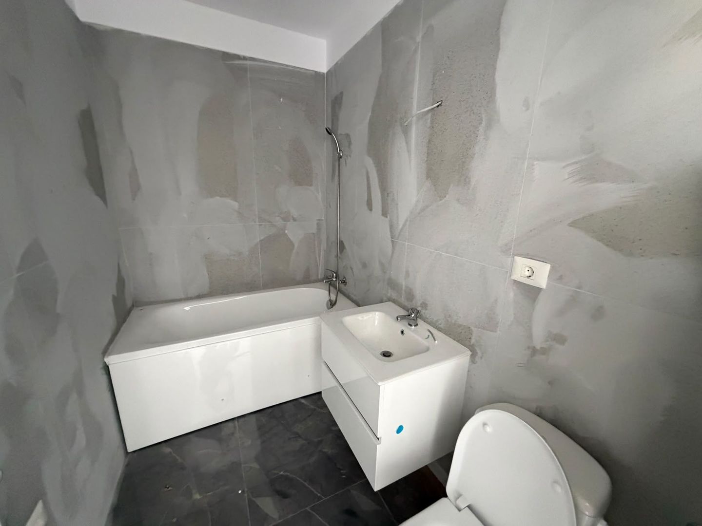 STUDIO - DORMITOR SEPARAT, PARCARE, BUCATARIE INCHISA, COMIS 0% - Poză 7