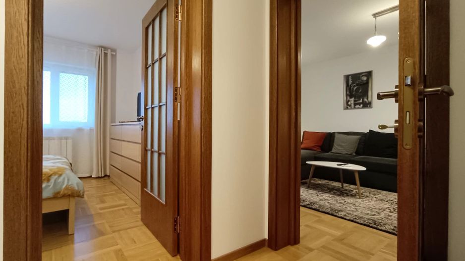 Inchiriem 2 camere complet renovat si mobilat zona 1 Mai - Poză 8