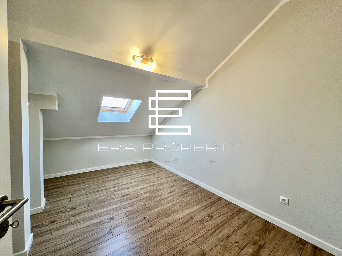 Penthouse 5 camere - 129 mp- terasa 15mp--zona Industriala Vest, Sibiu - Poză 5