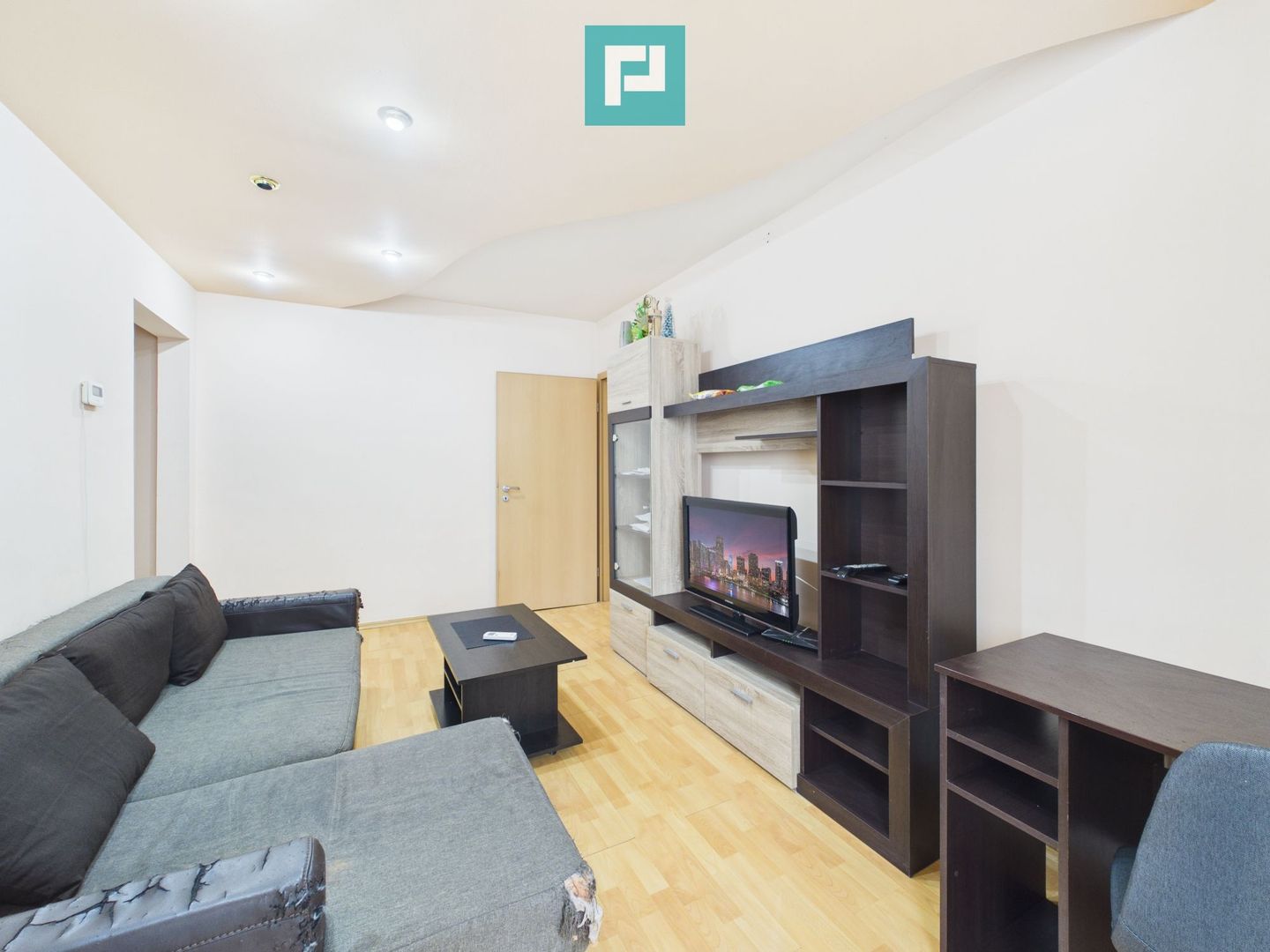 Apartament cu 3 camere în zona Spitalul Județean - Poză 1