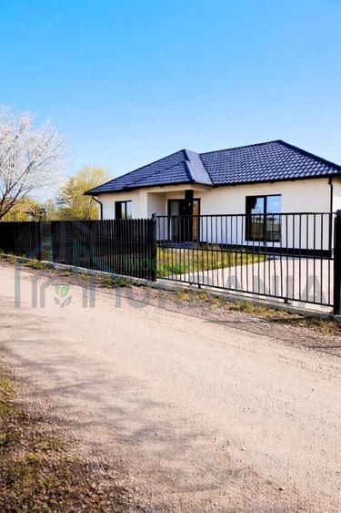 Casă de vânzare în Vișani, Bârnova, Iași - Poză 2