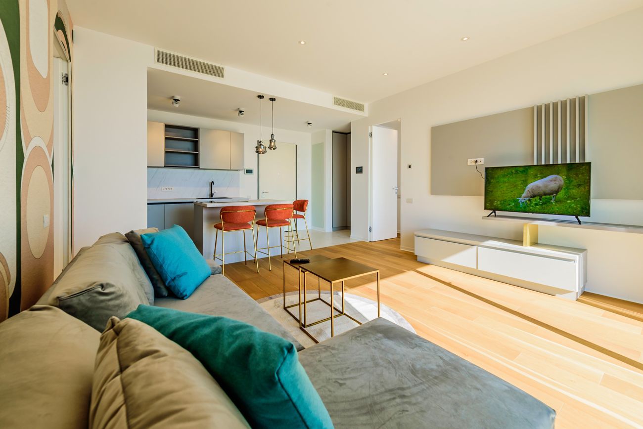 Apartamentul de la Malul Mării – Eleganță Contemporană în Inima Stațiunii - Poză 2