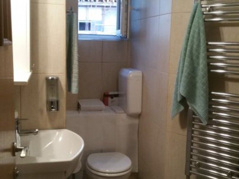 Apartament 3 camere in Romana, anexe, boxa - Poză 11