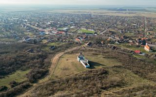 Castel cu vedere panoramică pe dealul Șiriei - Poză 4