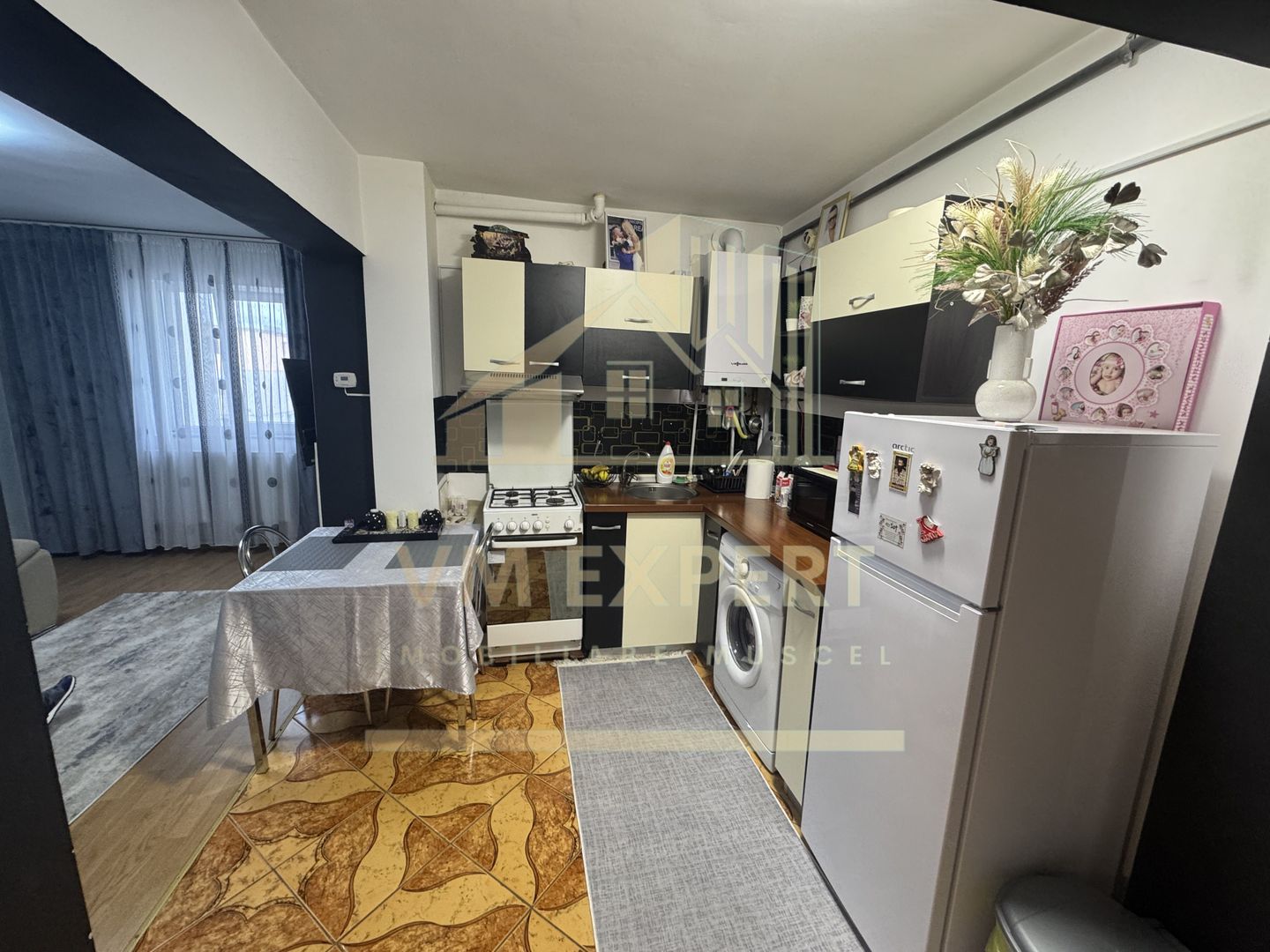 APARTAMENT 3 CAMERE ETAJ 3 VISOI - Poză 7