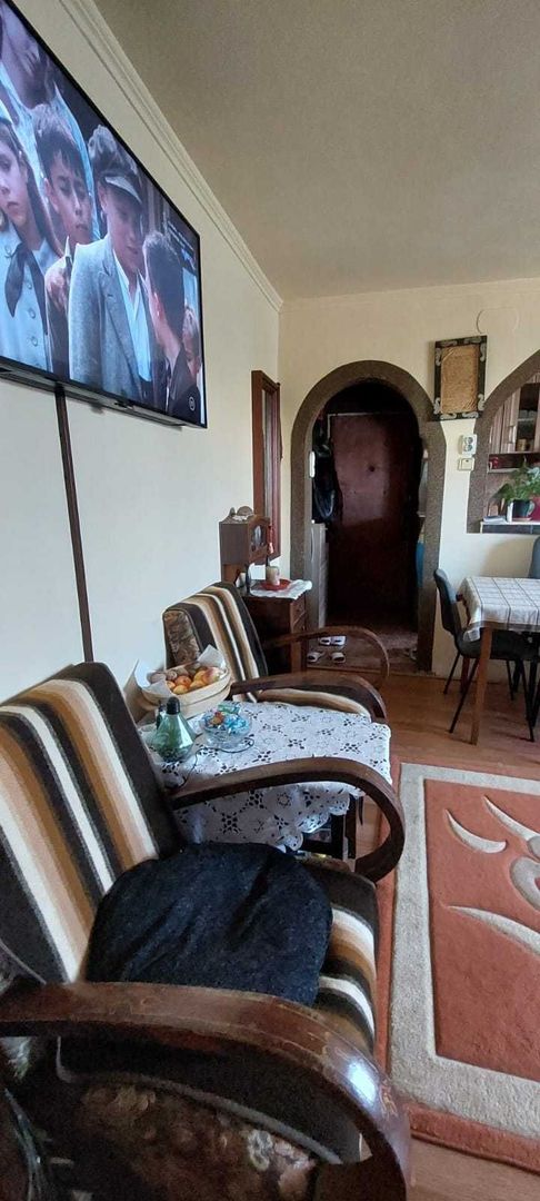 BRASADAS vinde URGENT ap 2 cam etaj 4/4 pe Aleea Prahovei. - Poză 2