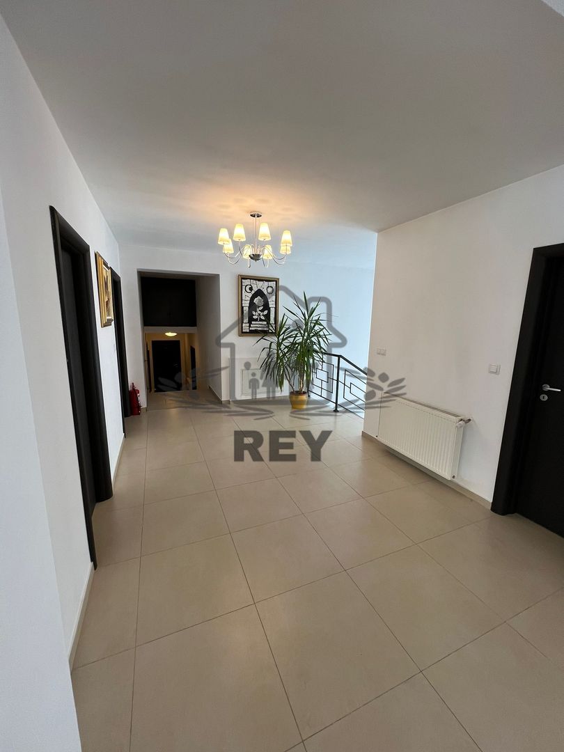 Vila / Hotel de vânzare în Păltiniș - Poză 15