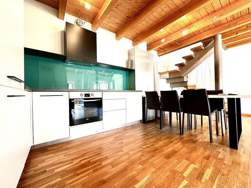 Apartament în Piața Unirii - renovat - mobilat și utilat - Poză 9