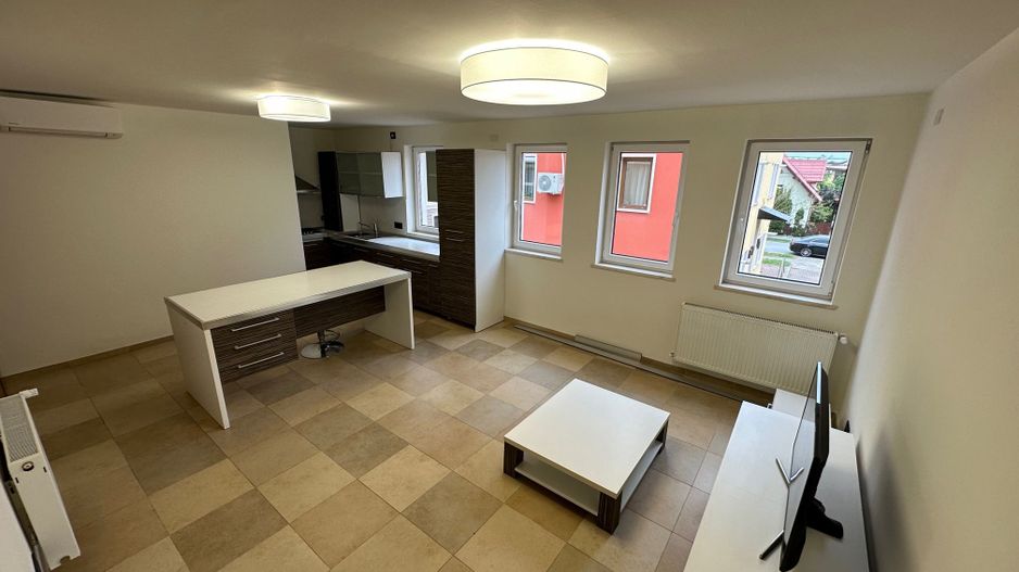 Apartament cu 3 camere de închiriat Dumbravita - Poză 8