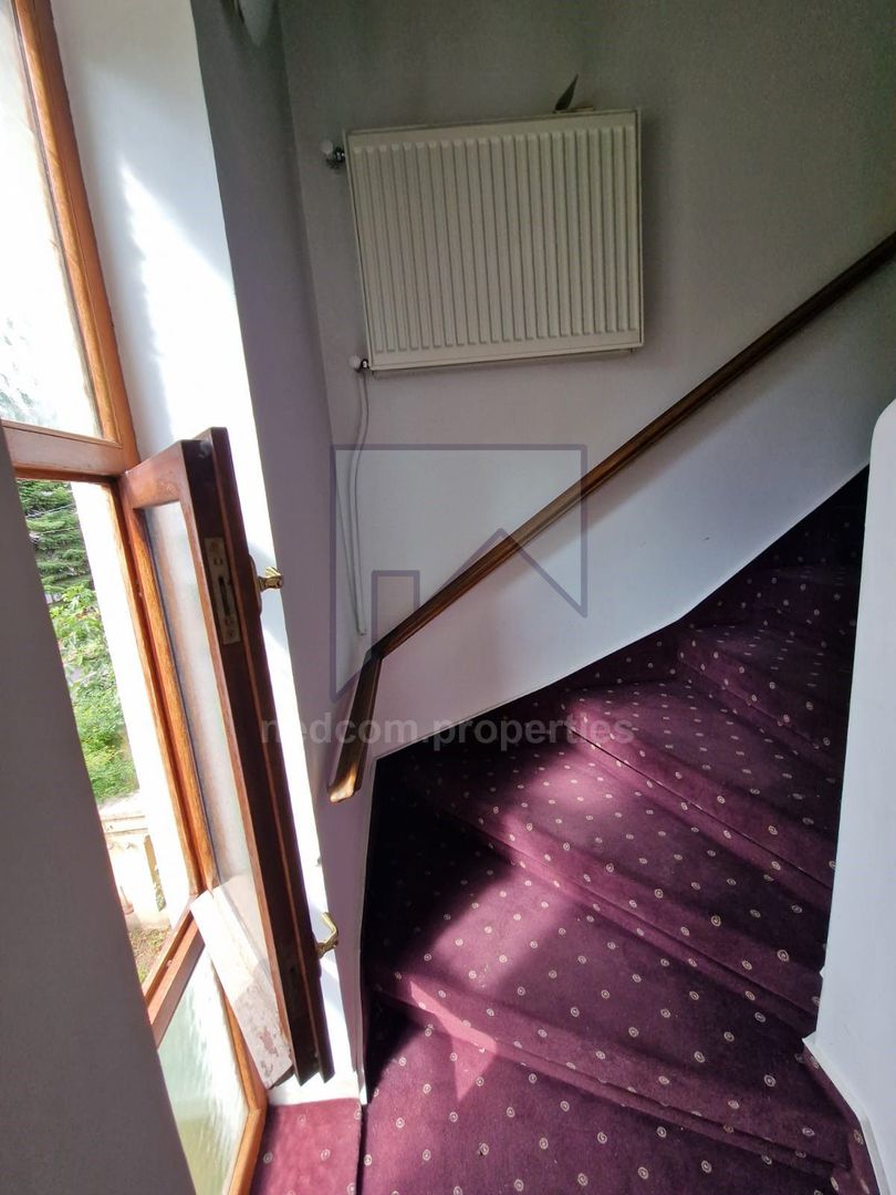 Vanzare apartament 3 camere (E1+M) in Vila (S+P+E1+M) - Teiul Doamnei - Poză 13